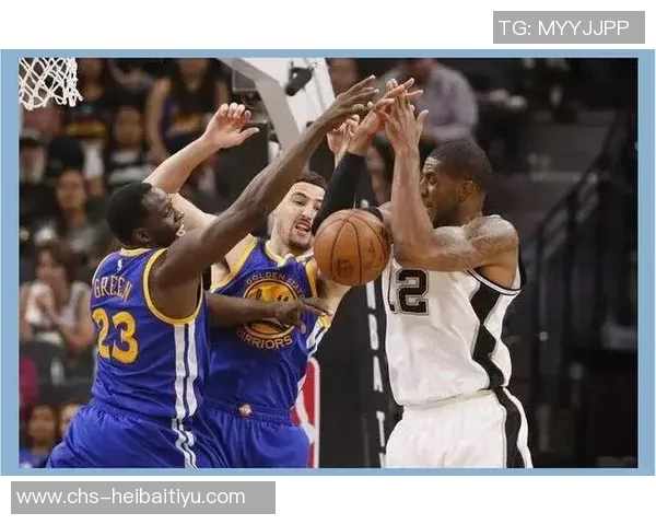 勇士与马刺季后赛首战激战正酣球员表现引人瞩目